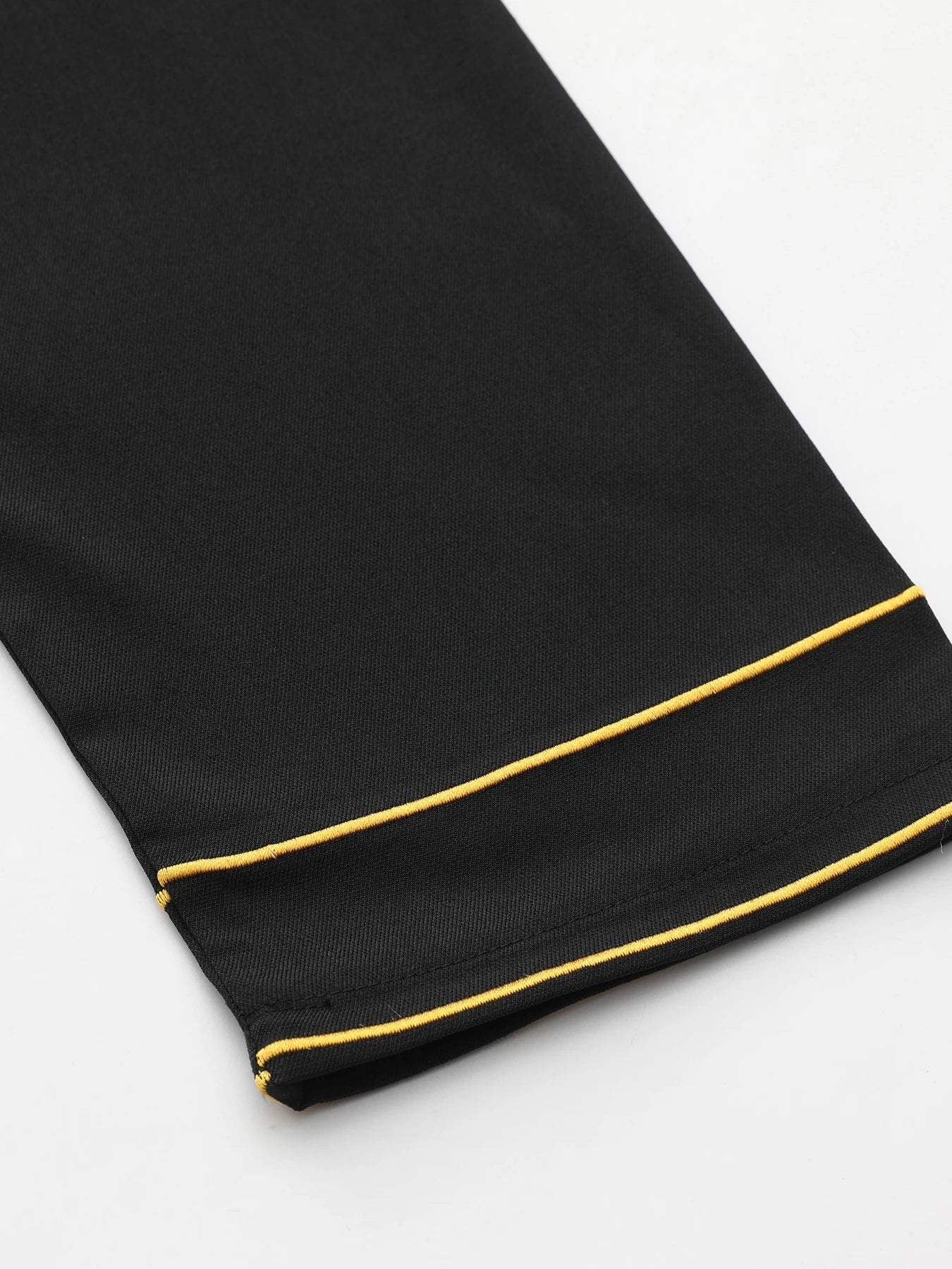 Classic Embroidered Men’s Thobe